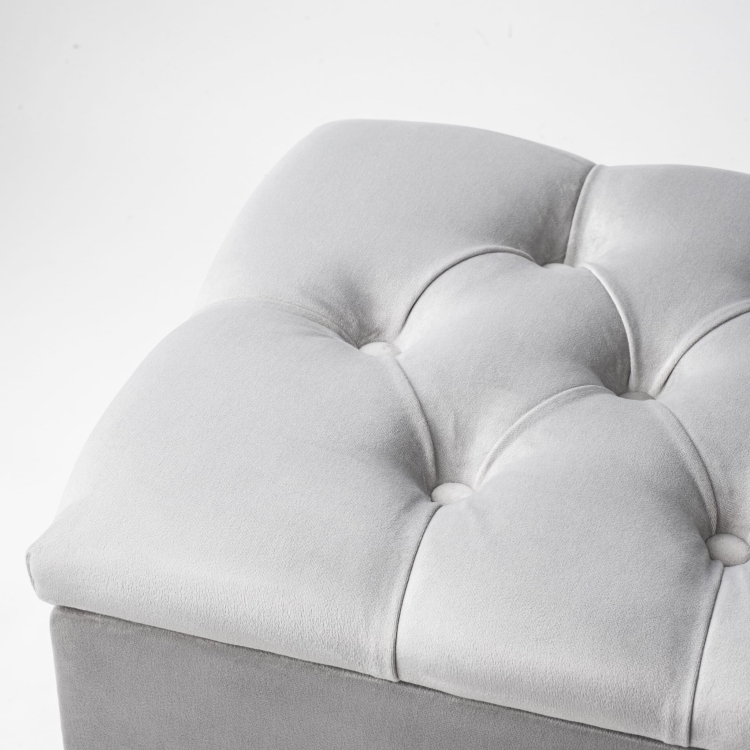 stilvoller grauer gesteppter Pouf mit Stauraum