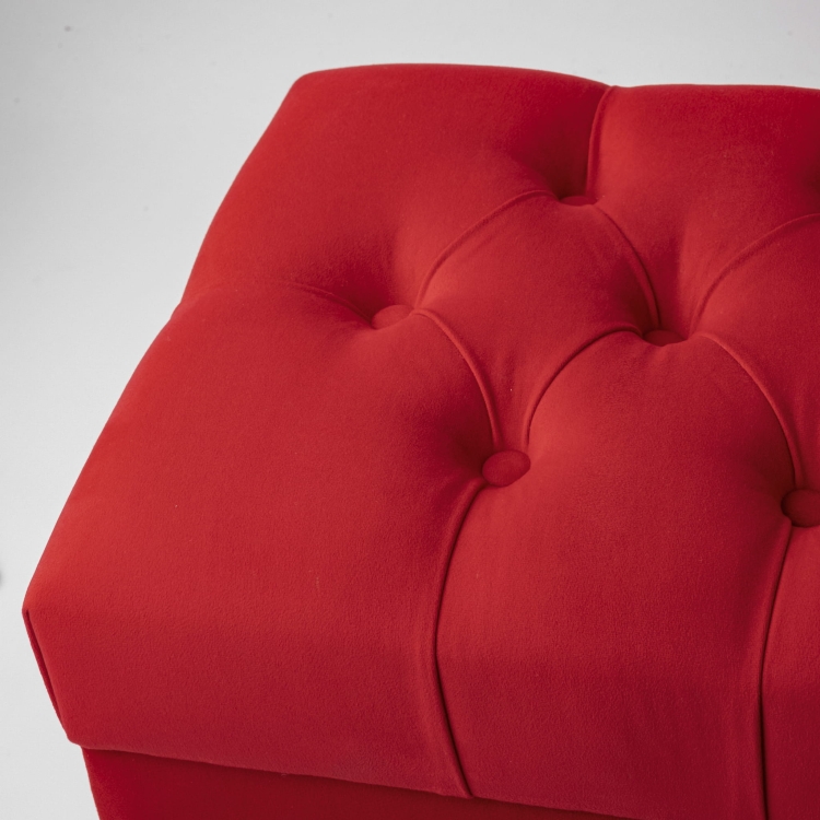 roter Pouf mit Stauraum für das Schlafzimmer