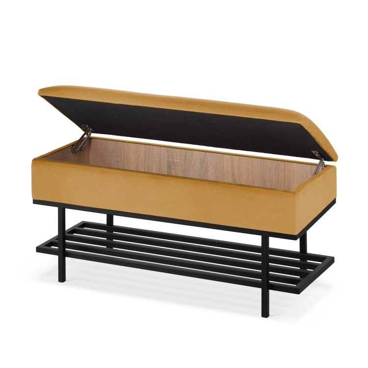 gelber Karton mit Schuhregal