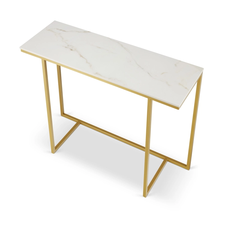 Konsole mit Steinplatte und goldener Stahlstruktur