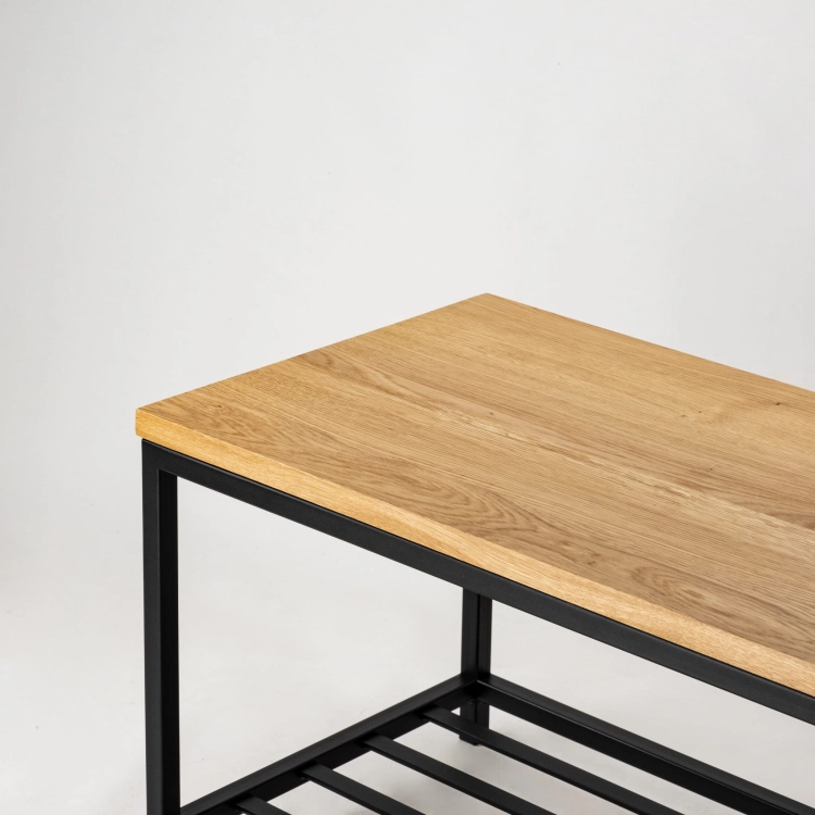 Metallbank mit Schuhregal und Holzplatte, ideal für Loft-Einrichtungen